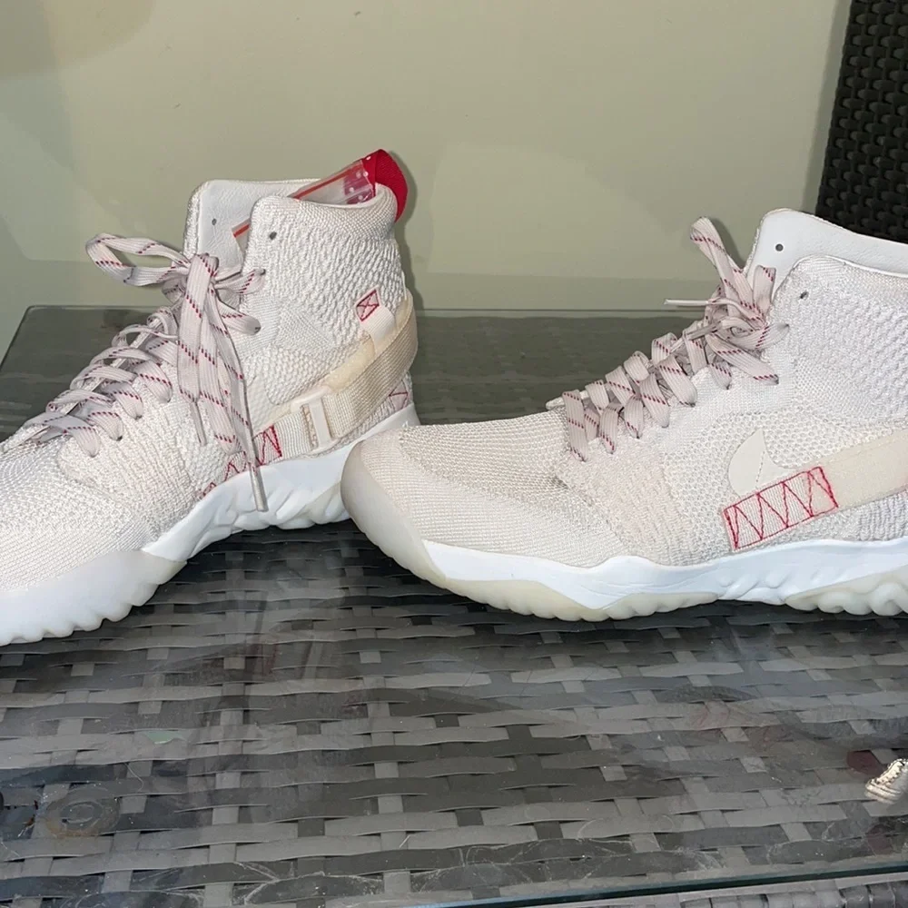 Mens Like New Jordan Apex React bq1311 Light Cream/Sail Fabric